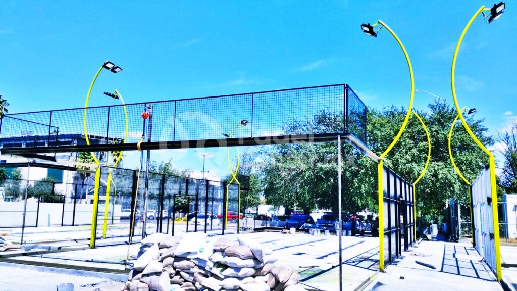 Construcción de 5 CANCHAS DE PADEL PANORÁMICAS PLUS