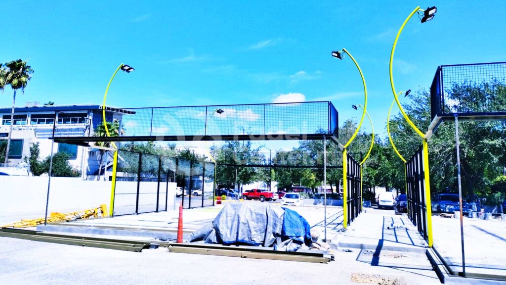 Construcción de 5 CANCHAS DE PADEL PANORÁMICAS PLUS